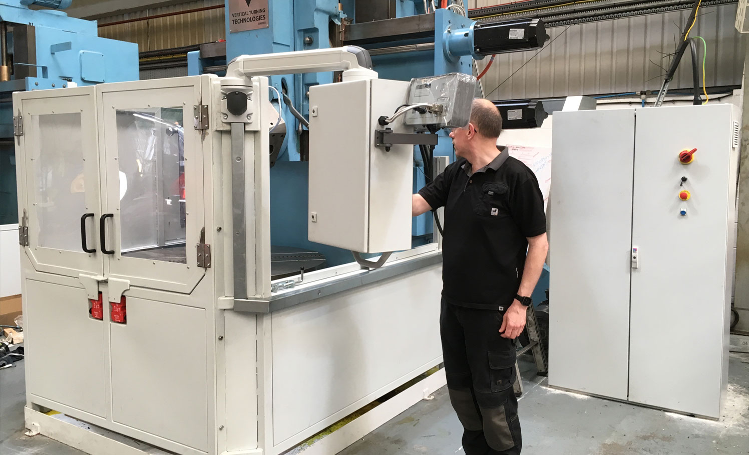 Webster & Bennett vertical borer redesigned by VTT-WB with ManuPlus CNC controls and new guarding